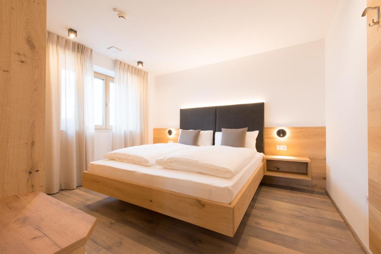 Residence Pitzinger Falzes Luaran gambar